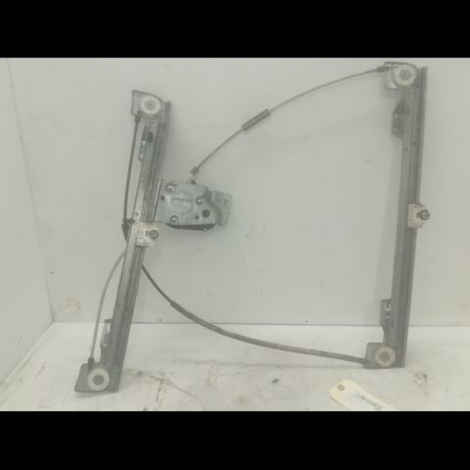 Mécanisme lève-glace avant gauche occasion RENAULT KANGOO II Phase 1 01-2008->03-2013 1.5 DCI 105ch 807213729R 1