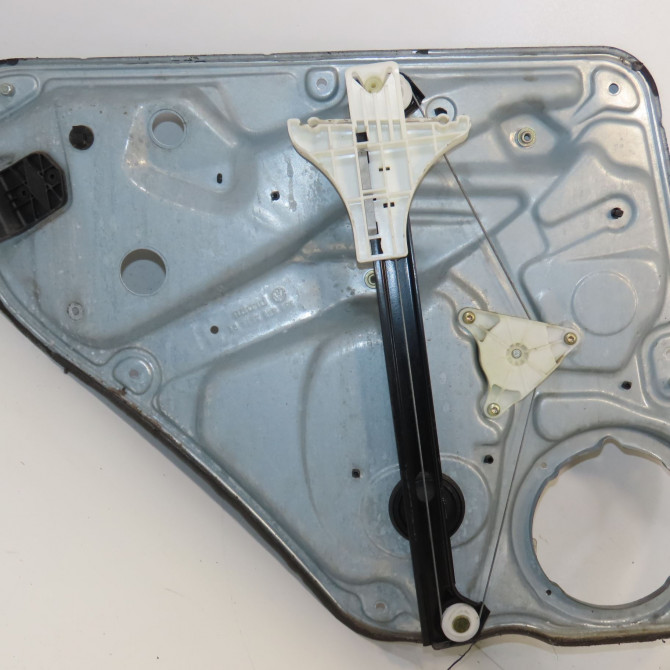 Mecanisme+moteur leve-glace ard occasion VOLKSWAGEN PASSAT IV Phase 2 10-2000->03-2005 1.9 TDI 100ch 3B5839462A 1