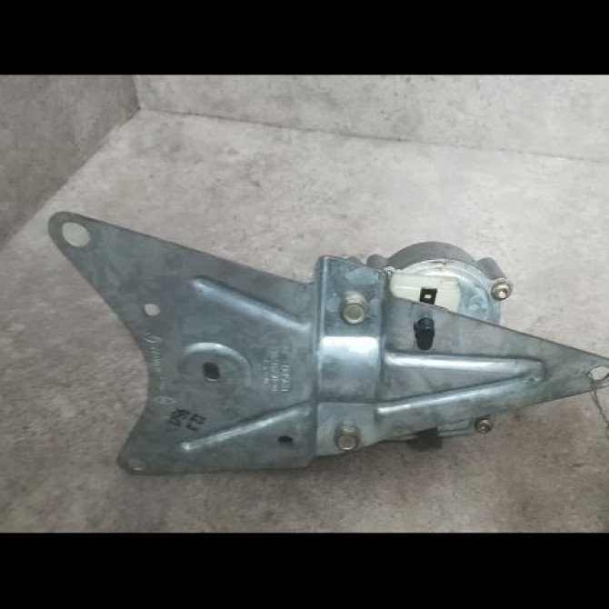 Moteur essuie-glace arrière occasion RENAULT TWINGO I Phase 1 04-1993->08-1998 1.2i 55ch 7700832590 2