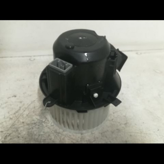 Ventilateur de chauffage occasion RENAULT TWINGO III Phase 1 06-2014->... 272102302R 1