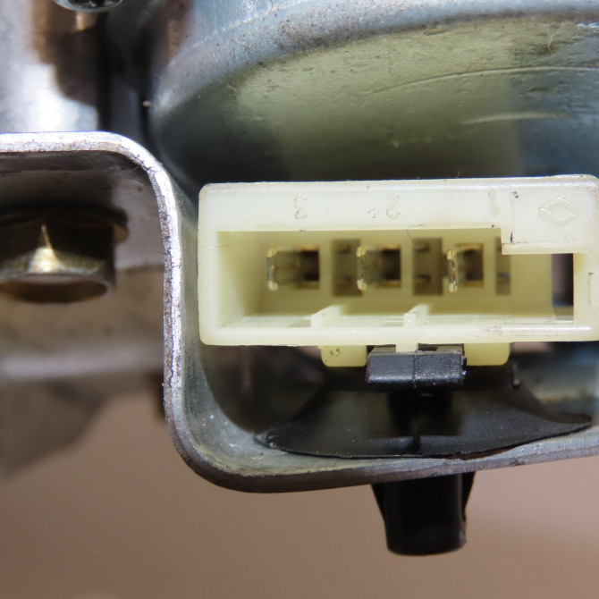 Moteur essuie-glace arrière occasion RENAULT TWINGO I Phase 3 08-2000->06-2007 1.2i 7700832590 3