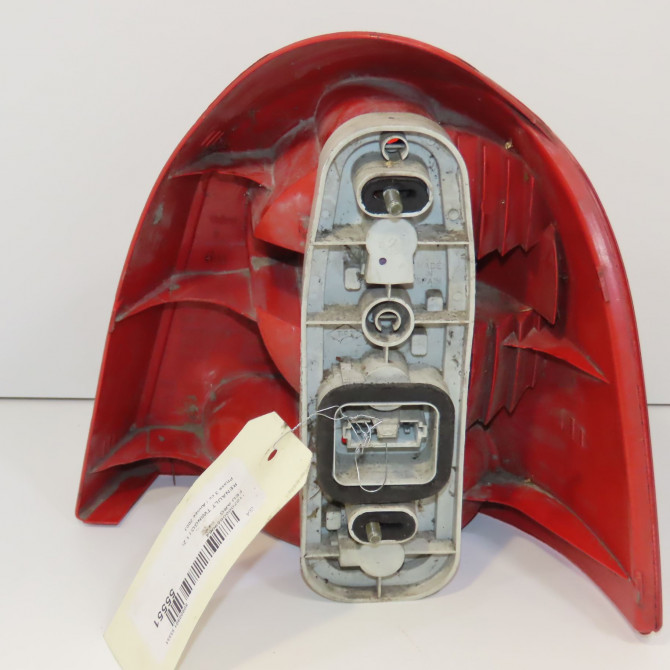 Feu arrière gauche occasion RENAULT TWINGO I Phase 3 08-2000->06-2007 1.2i 7700426319 2