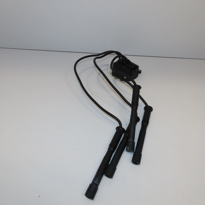 Bobine allumage occasion RENAULT TWINGO I Phase 3 08-2000->06-2007 1.2i 8200084401 1