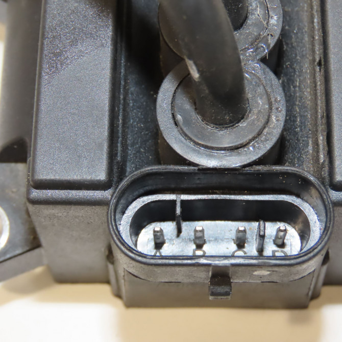 Bobine allumage occasion RENAULT TWINGO I Phase 3 08-2000->06-2007 1.2i 8200084401 4