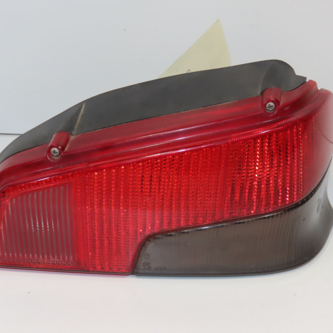 Feu arrière droit occasion PEUGEOT 106 Phase 1 09-1991->04-1996 1.1i 635184 1
