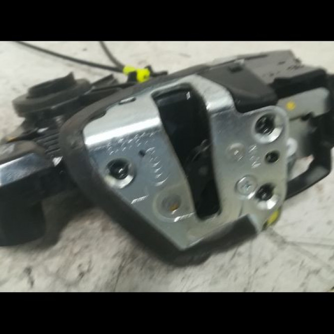 Serrure porte avg occasion TOYOTA AURIS II Phase 2 06-2015->... 1.8i 136ch 6904002211 2