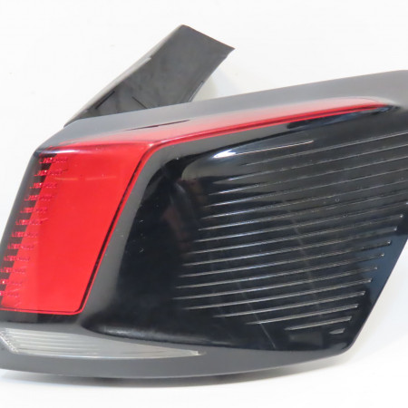 Feu arrière droit occasion PEUGEOT 3008 II Phase 1 04-1995->04-1999 1.2i 130ch 9810477080