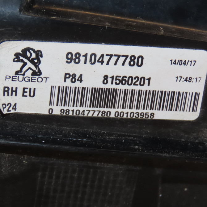 Feu arrière intérieur droit occasion PEUGEOT 3008 II Phase 1 04-1995->04-1999 1.2i 130ch 9810477780 4