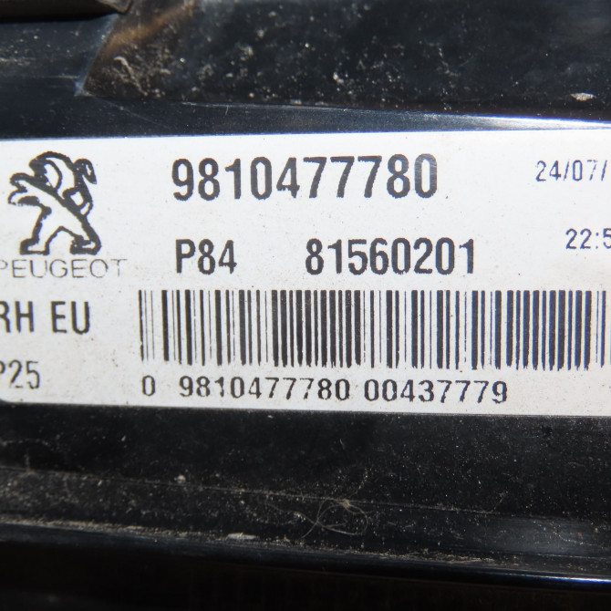 Feu arrière intérieur droit occasion PEUGEOT 3008 II Phase 1 04-1995->04-1999 1.2i 130ch 9810477780 4