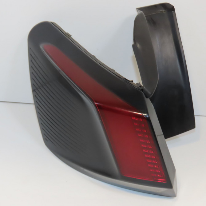 Feu arrière gauche occasion PEUGEOT 3008 II Phase 1 04-1995->04-1999 1.2i 130ch 9810477180 1