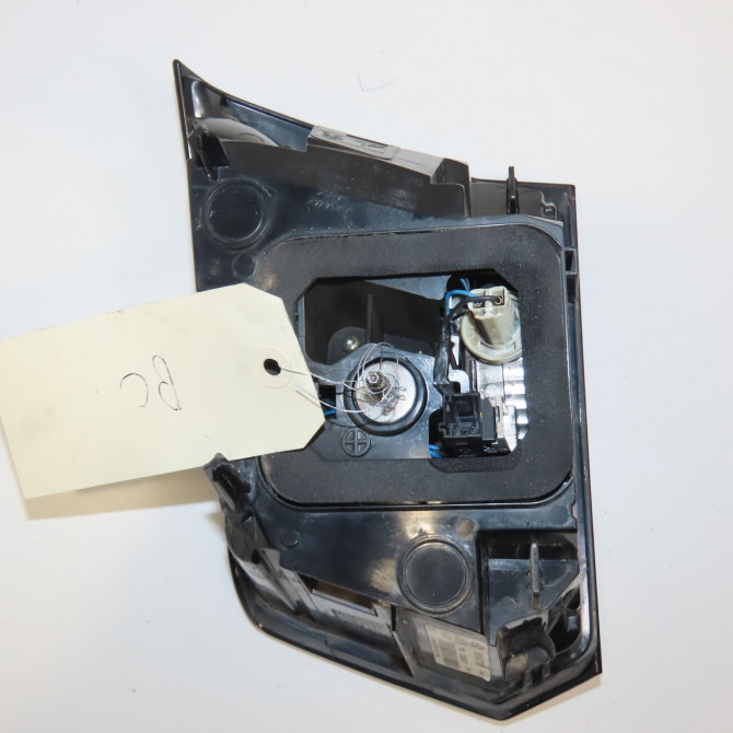 Feu arrière interieur gauche occasion PEUGEOT 3008 II Phase 1 04-1995->04-1999 1.2i 130ch 9810477880 2