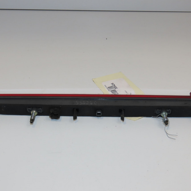 Feux stop supplementaire occasion PEUGEOT 3008 II Phase 1 04-1995->04-1999 1.2i 130ch 9811951080 2