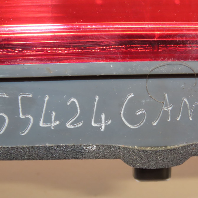 Feux stop supplementaire occasion PEUGEOT 3008 II Phase 1 04-1995->04-1999 1.2i 130ch 9811951080 4