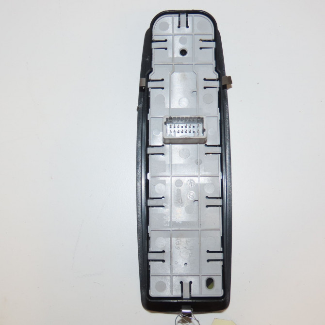 Commande lève-glace porte avant gauche occasion RENAULT LAGUNA III Phase 1 ESTATE 10-2007->10-2010 1.5 DCI 110ch 809610006R 2