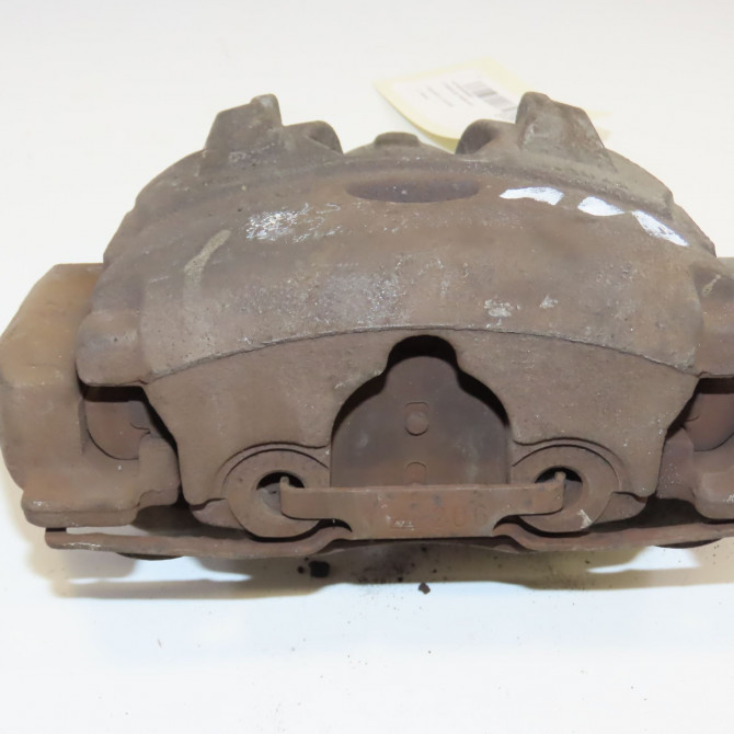 Etrier de frein avant gauche occasion JAGUAR XJ III C2C27284 1