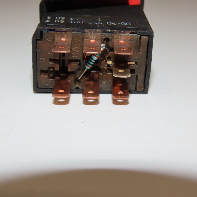 Bouton de warning occasion OPEL CORSA II Phase 2 04-1997->10-2000 1.0i 12v 55ch 9138045 3