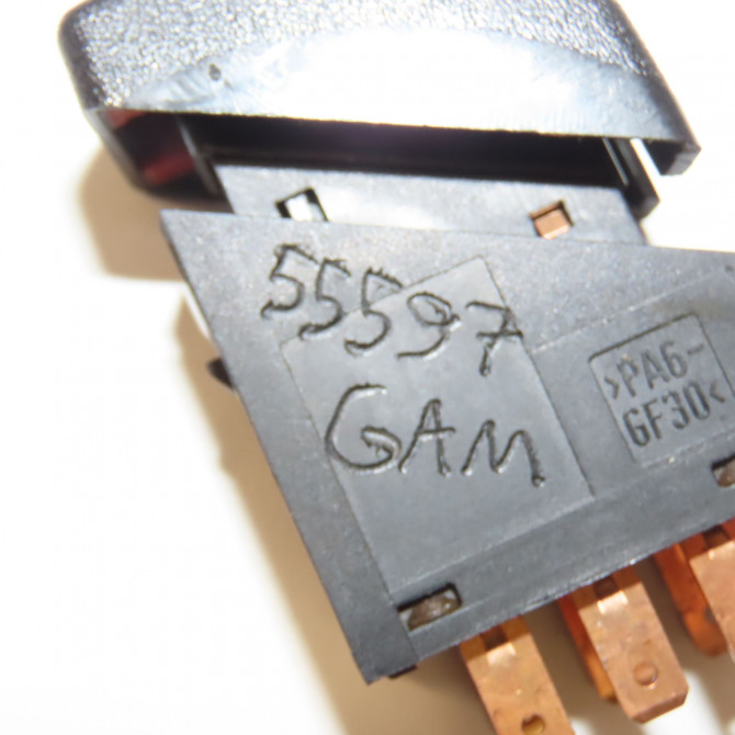 Bouton de warning occasion OPEL CORSA II Phase 2 04-1997->10-2000 1.0i 12v 55ch 9138045 4