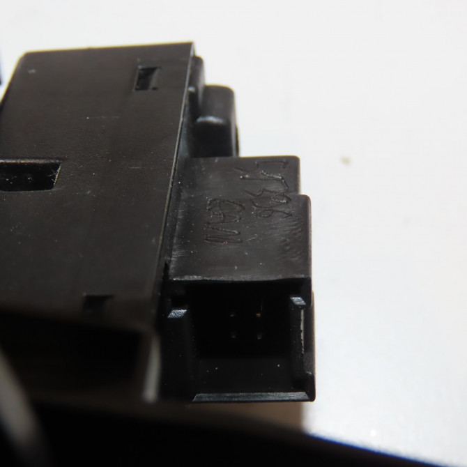 Commande leve-glace porte arrière droite occasion JAGUAR XJ III C2C1409 3