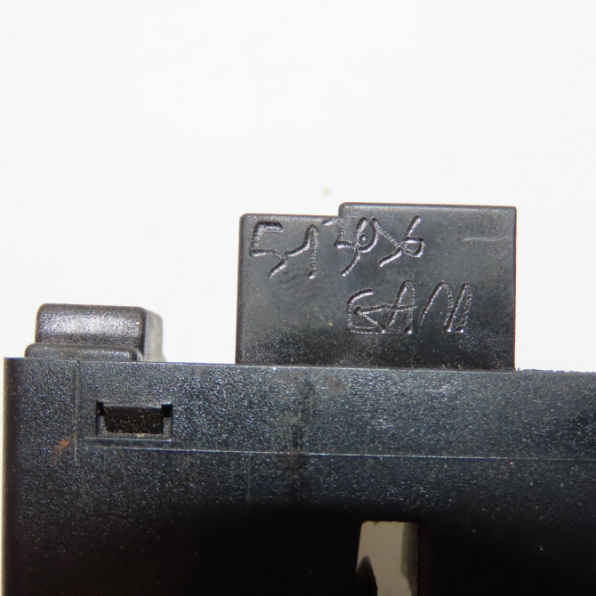 Commande leve-glace porte arrière gauche occasion JAGUAR XJ III C2C1409 4