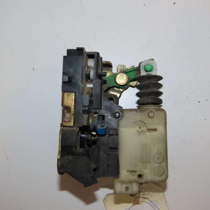 Serrure porte coulissante d occasion RENAULT KANGOO I Phase 1 09-1997->06-2003 1.9 D 65ch 8200051733 2