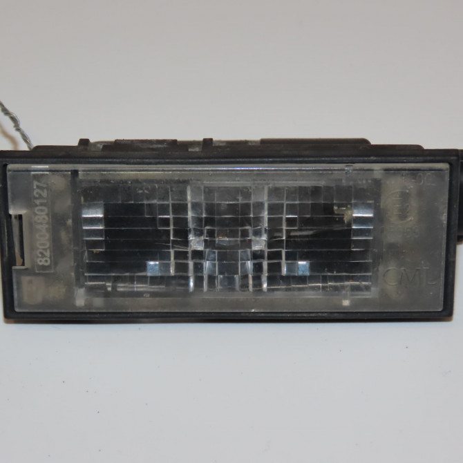 Eclaireur plaque de police d occasion RENAULT CLIO III Phase 2 03-2009->12-2014 1.2i 16v 75ch 8200480127 1