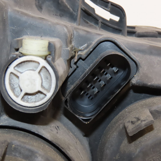 Phare gauche occasion VOLKSWAGEN POLO IV Phase 1 01-2002->05-2005 1.4i 75ch 6Q1941007AF 4