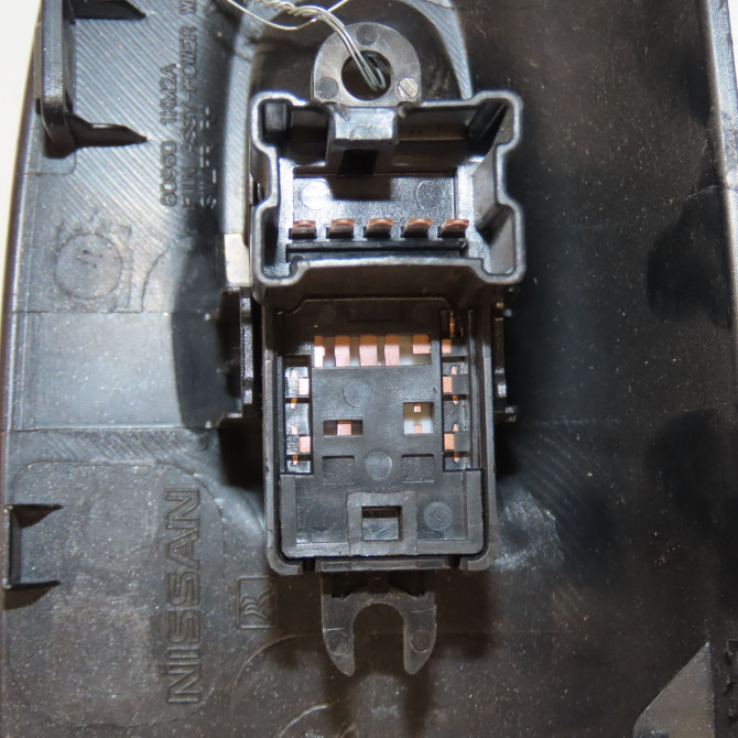 Commande lève-glace porte avant droite occasion NISSAN JUKE Phase 1 09-2010->... 1.5 DCI 110ch 254111KL5A 3