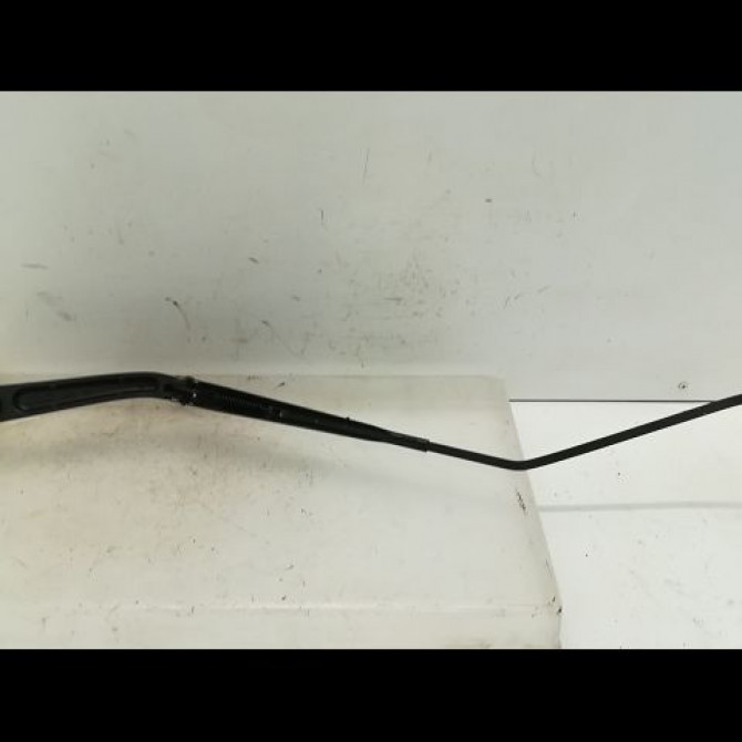 Bras essuie-glace avant droit occasion NISSAN JUKE Phase 1 09-2010->... 1.5 DCI 110ch 28881BA61A 2