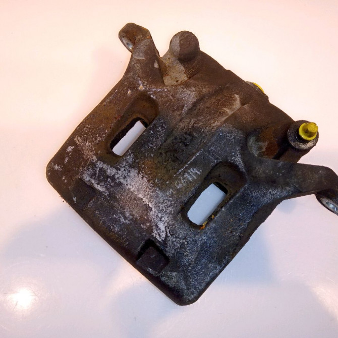 Etrier de frein avant gauche occasion NISSAN QASHQAI I Phase 1 04-1995->04-1999 2.0 DCI 150ch 41011EG50A 1