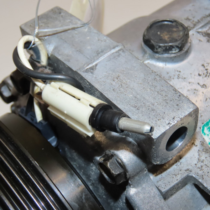 Compresseur air conditionne occasion RENAULT CLIO II Phase 1 03-1998->06-2001 1.6 7700875357 4