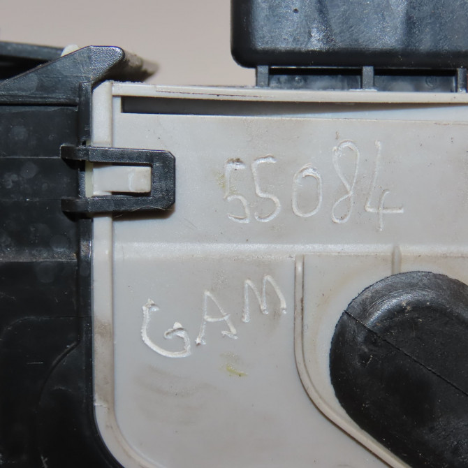 Serrure porte ard occasion PEUGEOT 2008 Phase 1 01-2013->... 1.6 E-HDI 92ch 9812501380 6