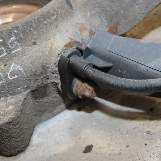 Moyeu ard occasion MERCEDES CLASSE ML II phase 2 09-2008->06-2011 1663570900 3