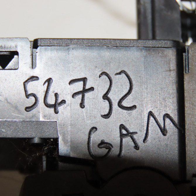 Interrupteur commande de frein a main occasion RENAULT SCENIC III Phase 2 12-2011->03-2013 1.5 DCI 110ch 5