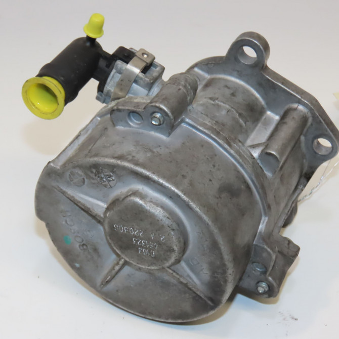 Pompe a vide occasion RENAULT MEGANE II Phase 2 01-2006->06-2009 1.9 DCI 130ch 8200720558 1