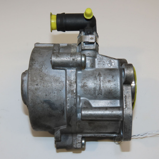 Pompe a vide occasion RENAULT MEGANE II Phase 2 01-2006->06-2009 1.9 DCI 130ch 8200720558 3