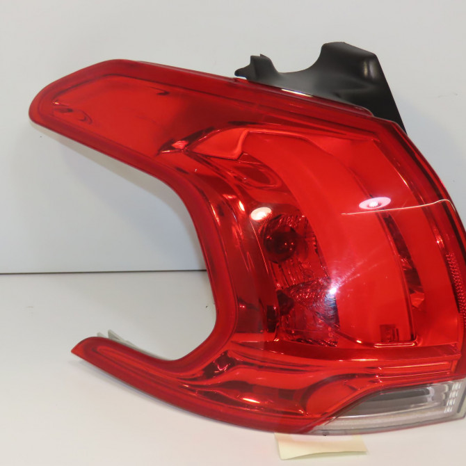 Feu arrière gauche occasion PEUGEOT 2008 Phase 1 01-2013->... 1.6 E-HDI 92ch 9678074280 1