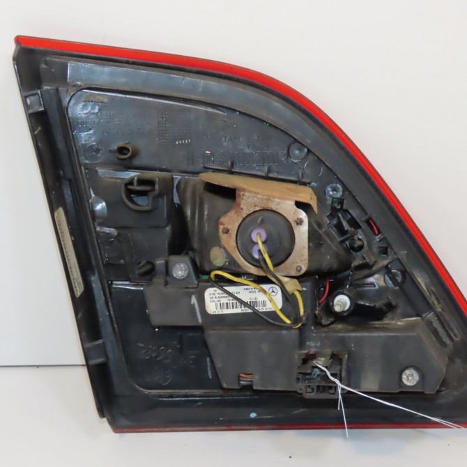 Feu arrière intérieur droit occasion MERCEDES CLASSE ML II phase 2 09-2008->06-2011 1669068501 2