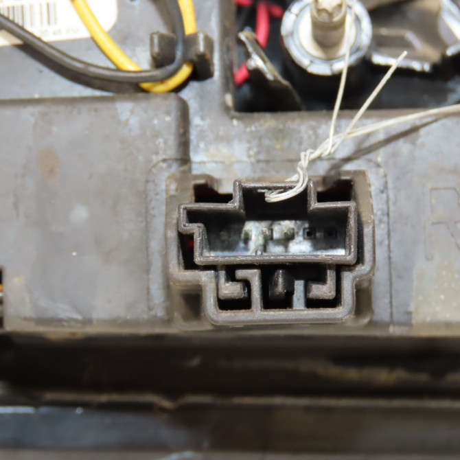 Feu arrière intérieur droit occasion MERCEDES CLASSE ML II phase 2 09-2008->06-2011 1669068501 3