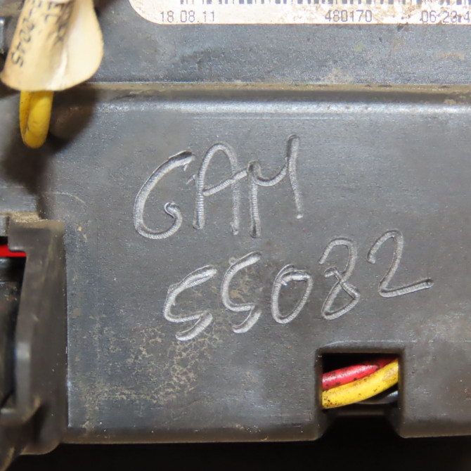 Feu arrière interieur gauche occasion MERCEDES CLASSE ML II phase 2 09-2008->06-2011 1669064101 5