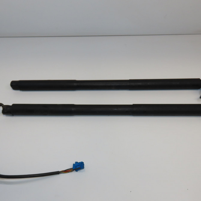 Verin droit hayon occasion MERCEDES CLASSE ML II phase 2 09-2008->06-2011 1668900000 1