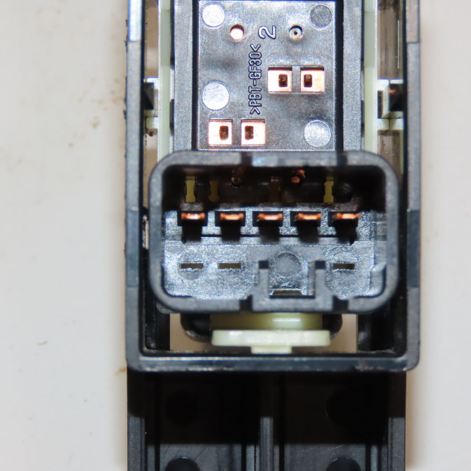 Commande lève-glace porte avant droite occasion CITROEN C4 AIRCROSS Phase 1 10-2011->... 1.6 e-HDI 115ch 6590NX 3