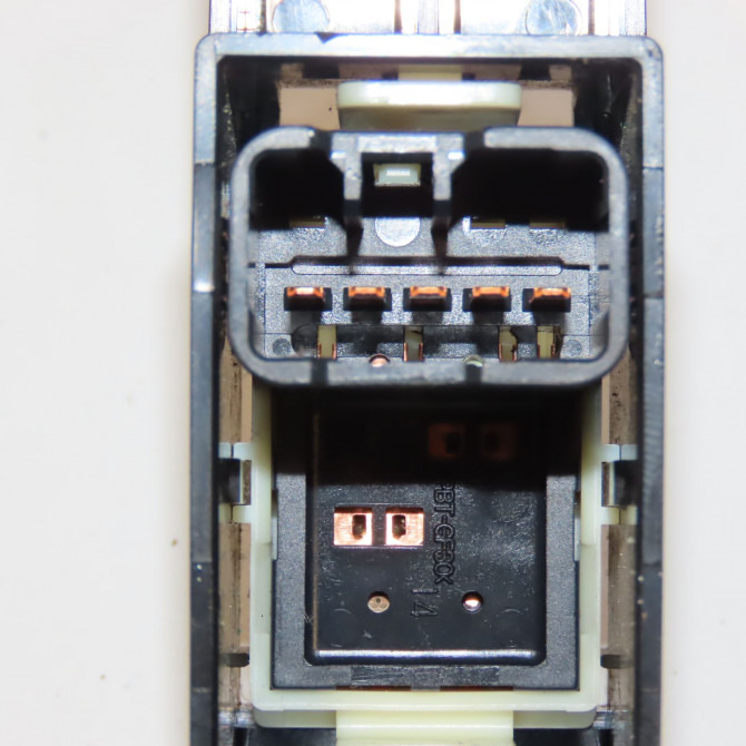 Commande leve-glace porte arrière droite occasion CITROEN C4 AIRCROSS Phase 1 10-2011->... 1.6 e-HDI 115ch 6590NX 3