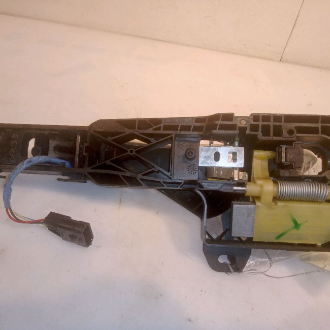 Poignee ext porte avd occasion RENAULT SCENIC IV Phase 1 04-1995->04-1999 1.6 DCI 130ch 806064489R 2