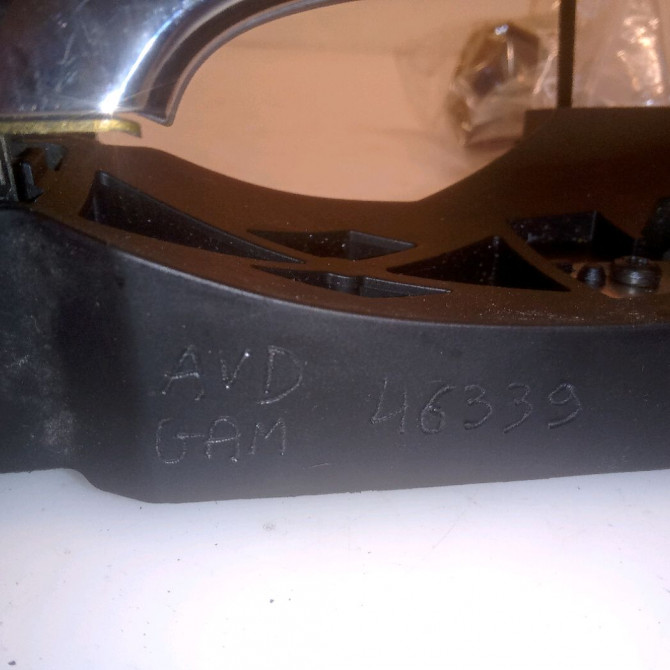 Poignee ext porte avd occasion RENAULT SCENIC IV Phase 1 04-1995->04-1999 1.6 DCI 130ch 806064489R 3