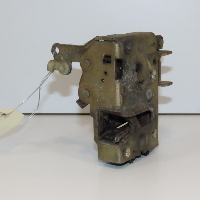 Serrure porte avd occasion PEUGEOT 106 Phase 1 09-1991->04-1996 1.5D 913687 2