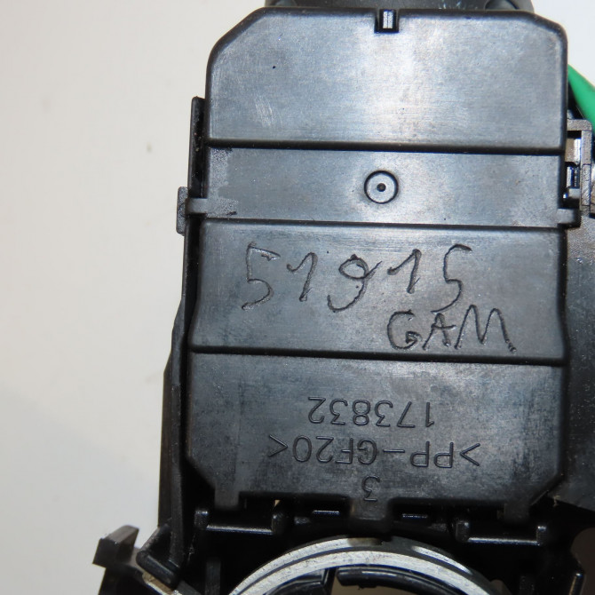 Commande clignotant occasion TOYOTA YARIS III Phase 2 06-2014->... 1.5i 100ch hybride 841400D310 4