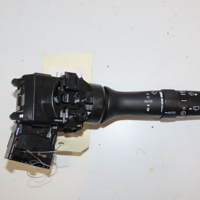 Commande essuie glace occasion TOYOTA YARIS III Phase 2 06-2014->... 1.5i 100ch hybride 846520D190 1