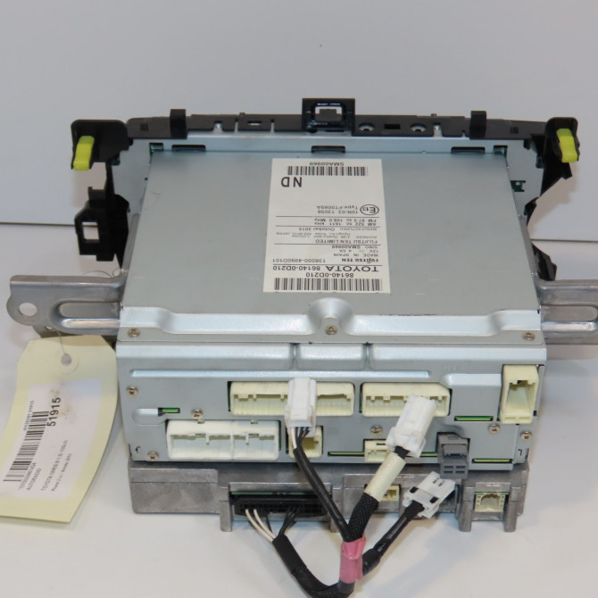 Autoradio occasion TOYOTA YARIS III Phase 2 06-2014->... 1.5i 100ch hybride 861400D210 2