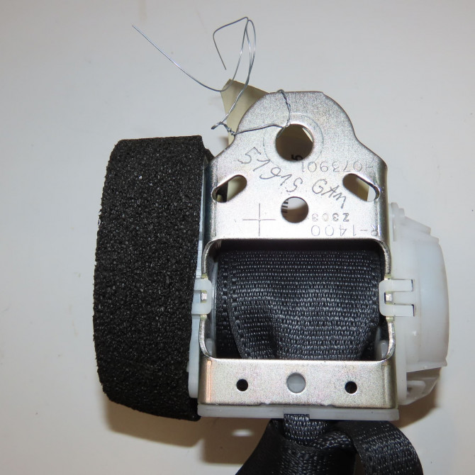 Ceinture arrière gauche occasion TOYOTA YARIS III Phase 2 06-2014->... 1.5i 100ch hybride 733700D171C3 3