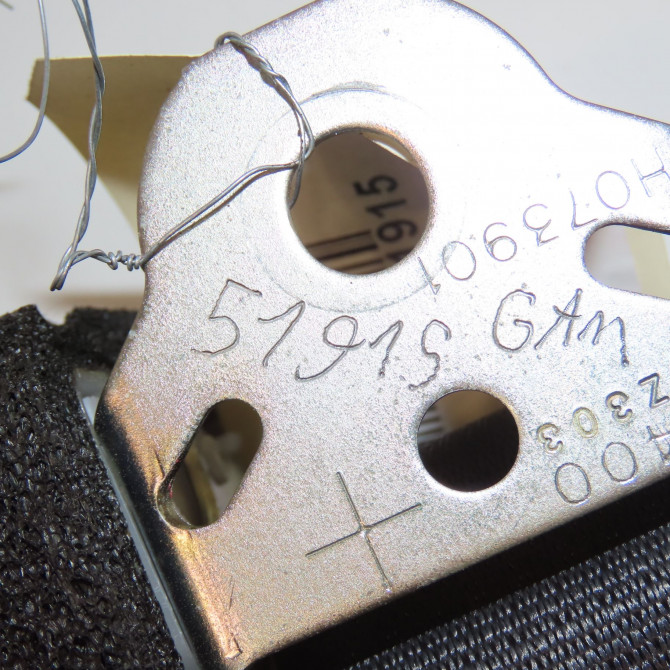 Ceinture arrière gauche occasion TOYOTA YARIS III Phase 2 06-2014->... 1.5i 100ch hybride 733700D171C3 4